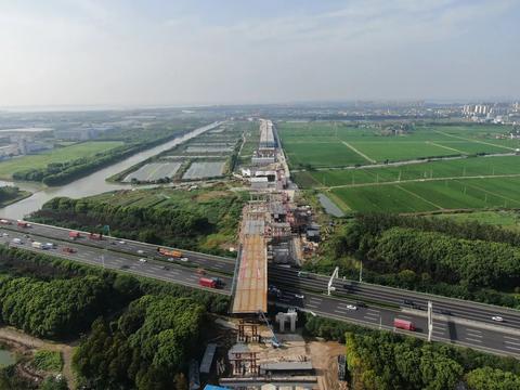 古城路互通古城路节点为全互通,常嘉高速吴淞江出入口增设单喇叭互通