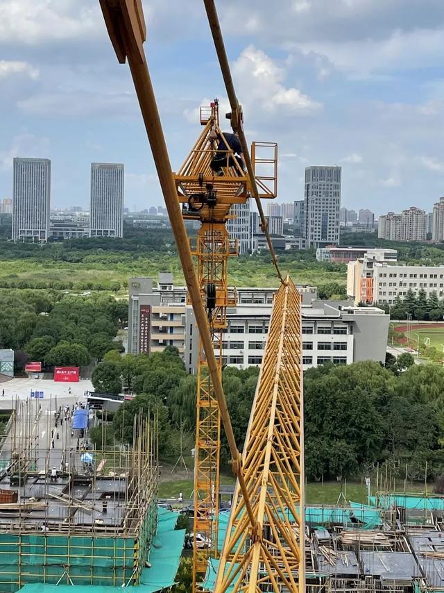 建筑工地,昆山全面推进施工现场大型机械设备"大体检"