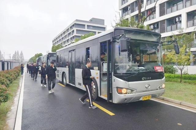 企业定制-讯豪电子定制公交2.jpg