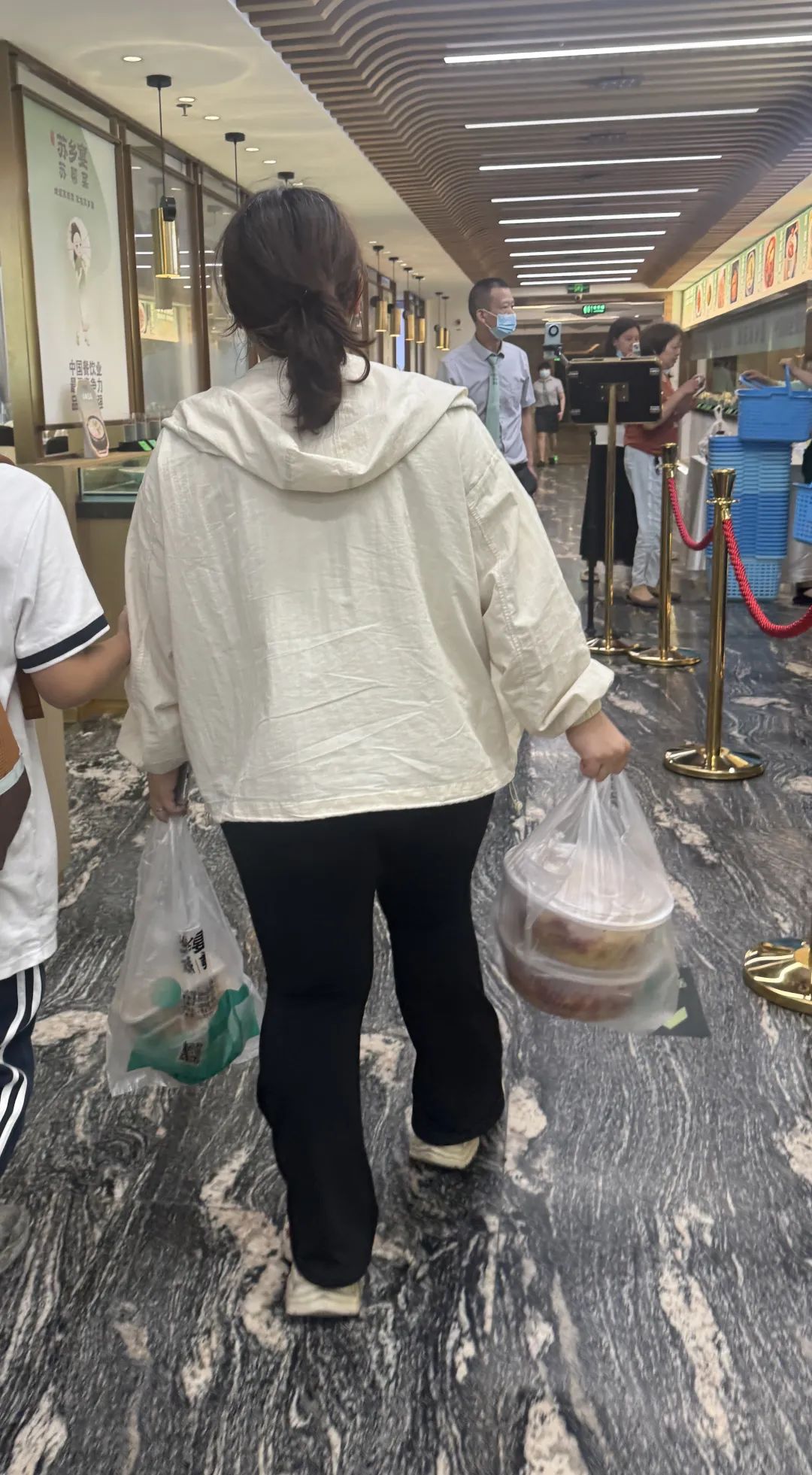 DƬ
