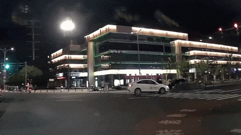 ײ.gif
