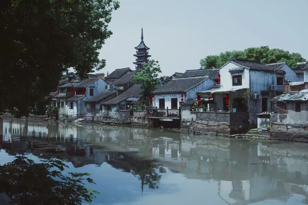 DƬ