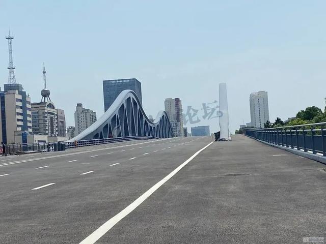 崑山這裡全拆此外,青陽港航道改造中的 金浦大橋,景王路大橋,滬寧高速