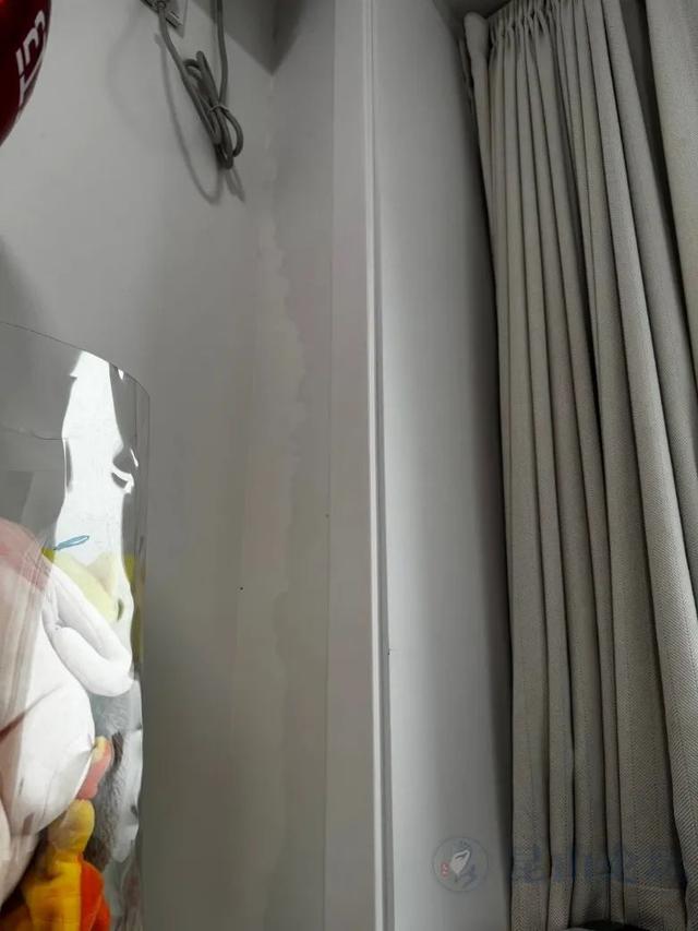 DƬ
