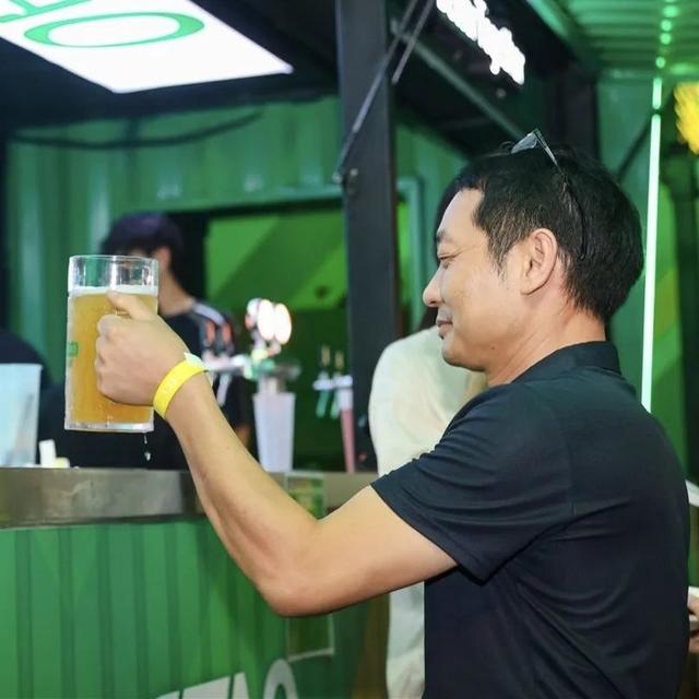 DƬ
