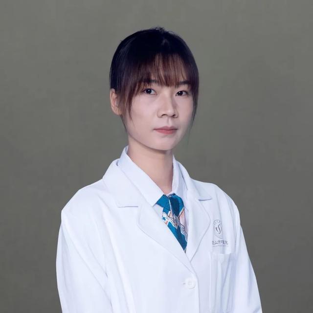 DƬ