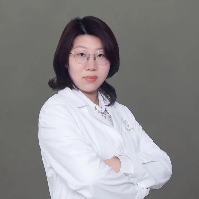 DƬ