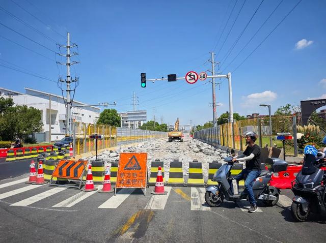 20 老路破碎.jpg
